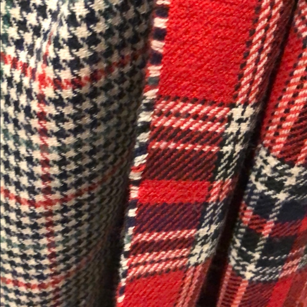 Patterned scarf - Picture 2 of 3